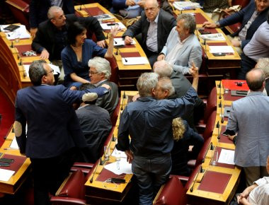 Βουλή: Ενημέρωση βουλευτών του ΣΥΡΙΖΑ για την πετρελαιοκηλίδα στο Σαρωνικό